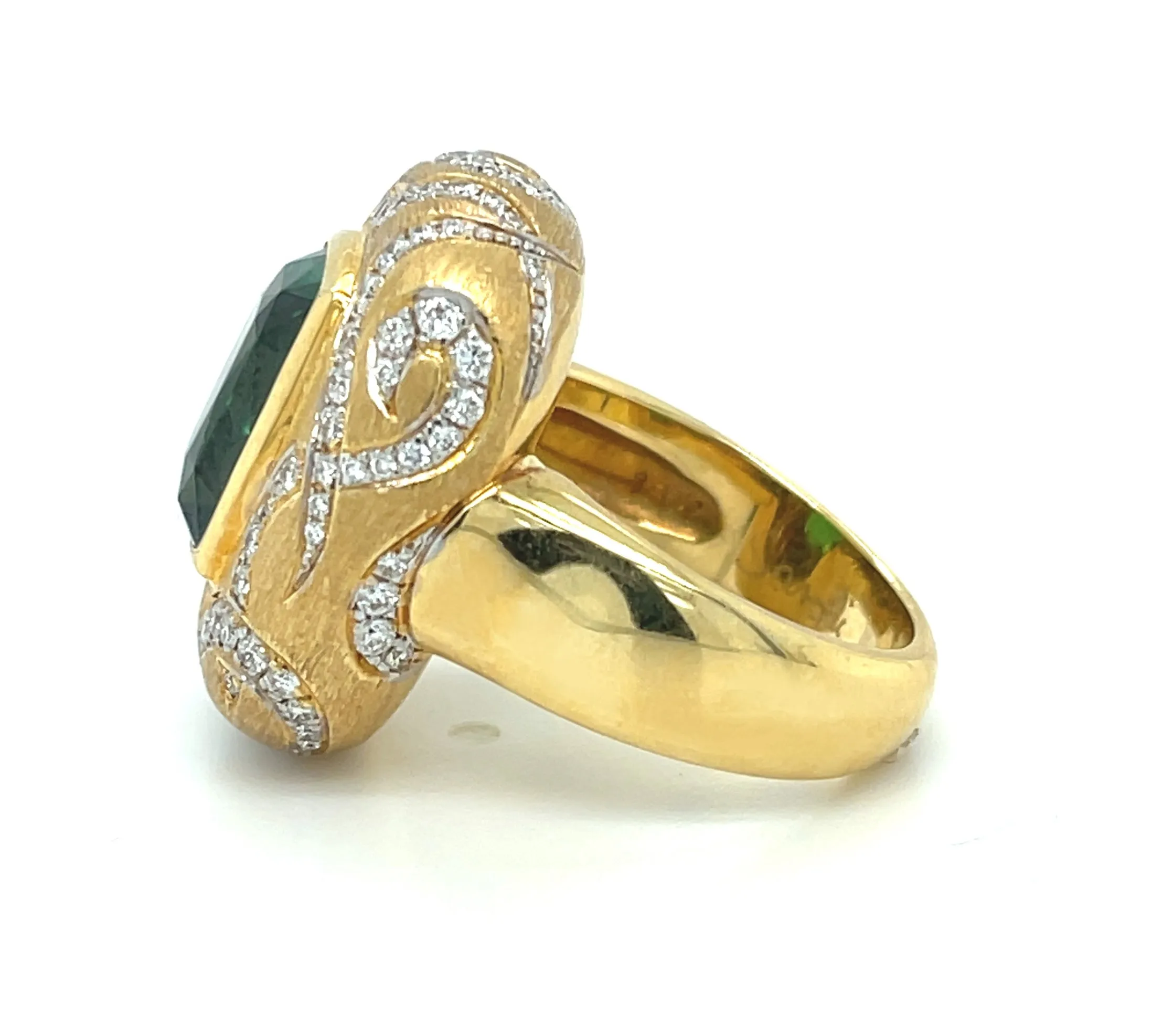 7.26 Carat Tsavorite Garnet and Diamond 18k Yellow Gold Handmade Ring