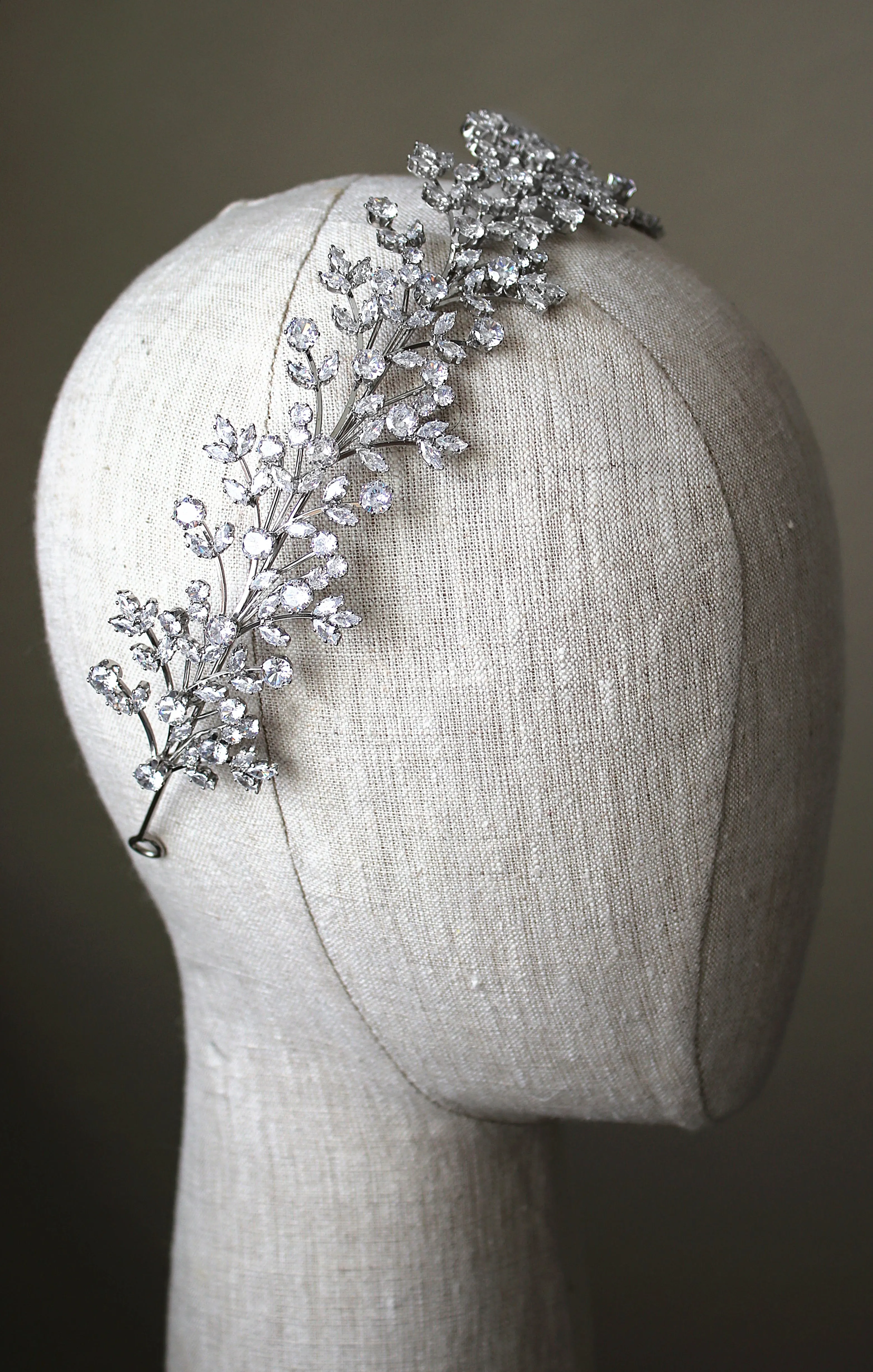 GRANDE FABRICE Simulated Diamond Headband Headpiece